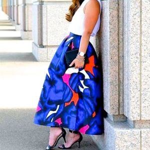 Gorgeous blue floral maxi skirt.❤️